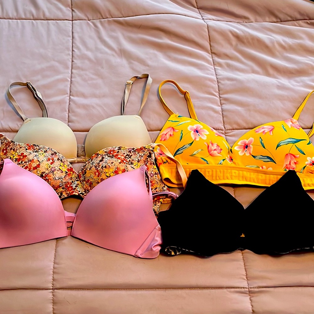 5 bras PINK and Victoria secret 32 a 34 a Push-up Bombshell push up bras